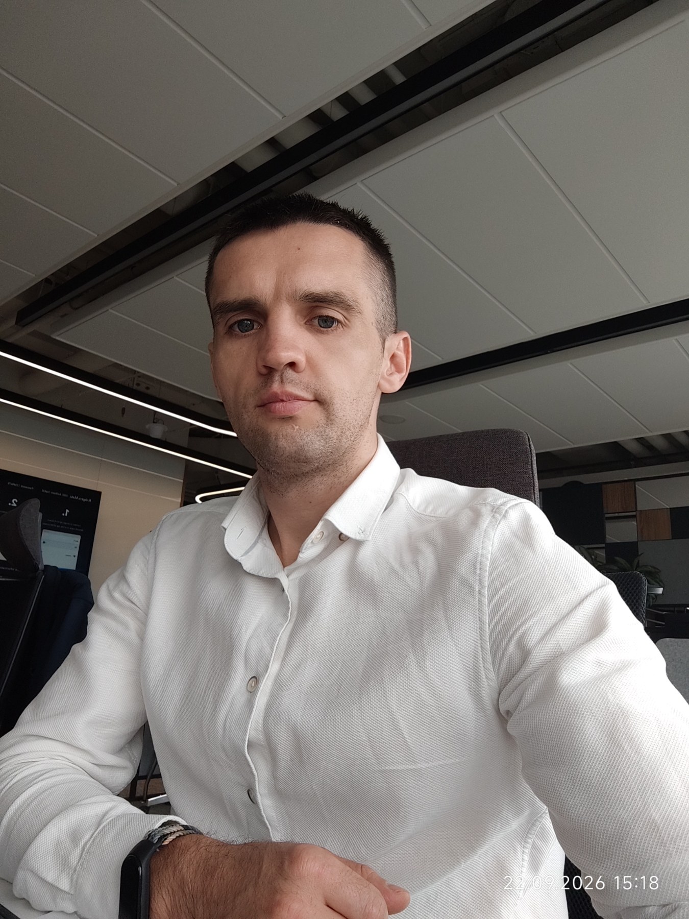 Raman Kartasheuski w białej koszuli